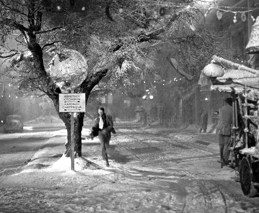 Its A Wonderful Life 1946 6 WM.jpg